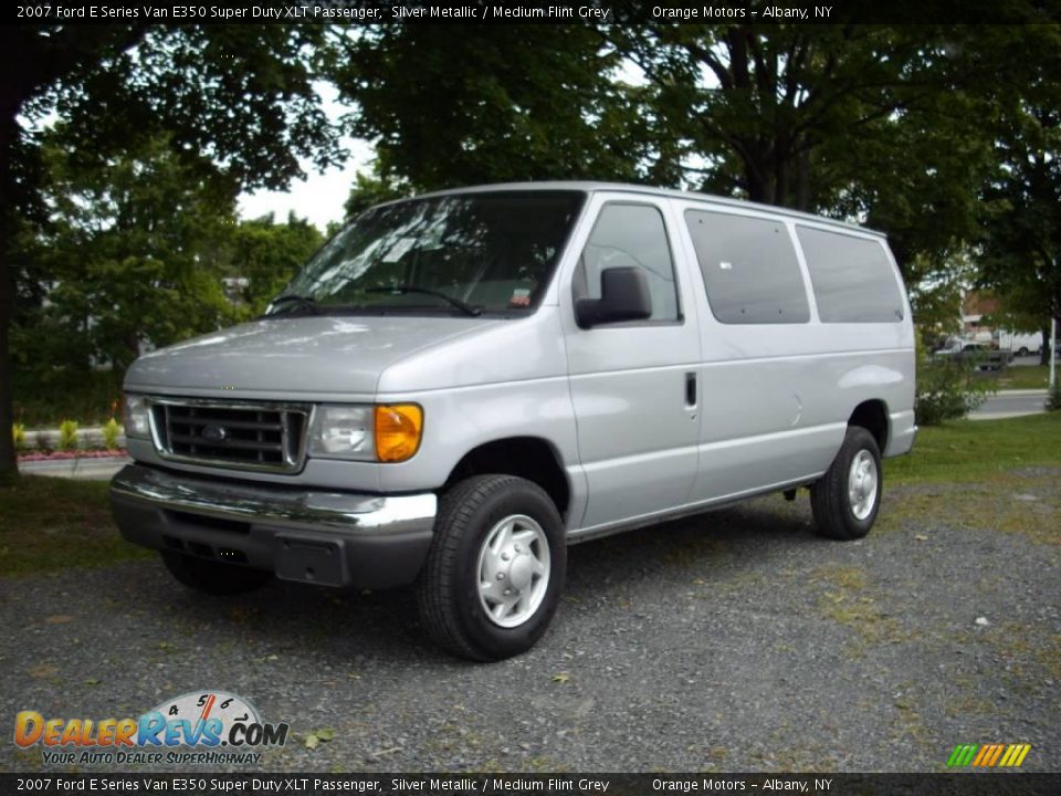 2007 Ford E Series Van E350 Super Duty XLT Passenger Silver Metallic / Medium Flint Grey Photo #1