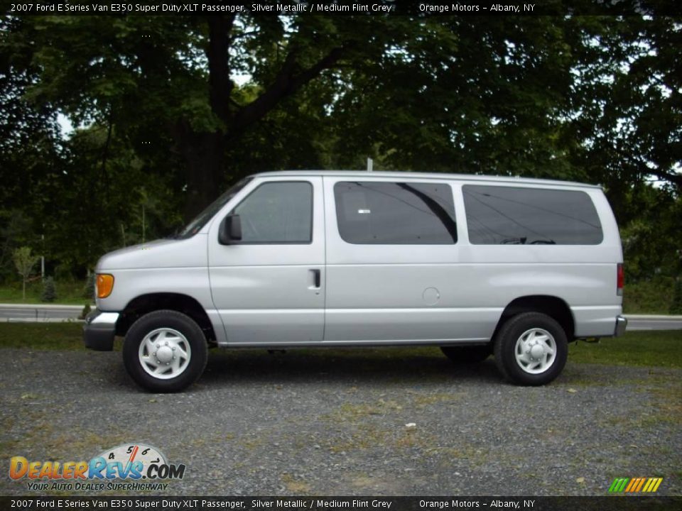 2007 Ford E Series Van E350 Super Duty XLT Passenger Silver Metallic / Medium Flint Grey Photo #2