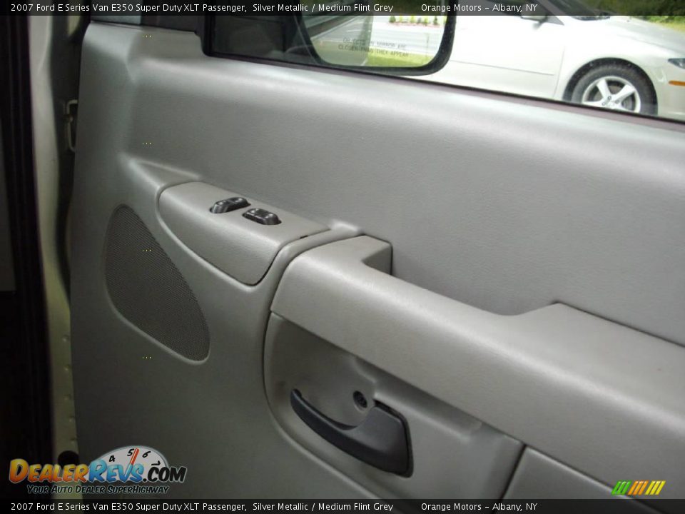 2007 Ford E Series Van E350 Super Duty XLT Passenger Silver Metallic / Medium Flint Grey Photo #6