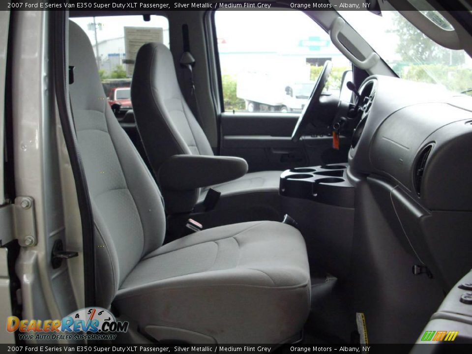 2007 Ford E Series Van E350 Super Duty XLT Passenger Silver Metallic / Medium Flint Grey Photo #8