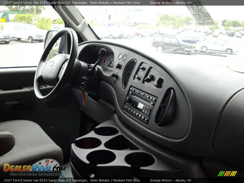 2007 Ford E Series Van E350 Super Duty XLT Passenger Silver Metallic / Medium Flint Grey Photo #9