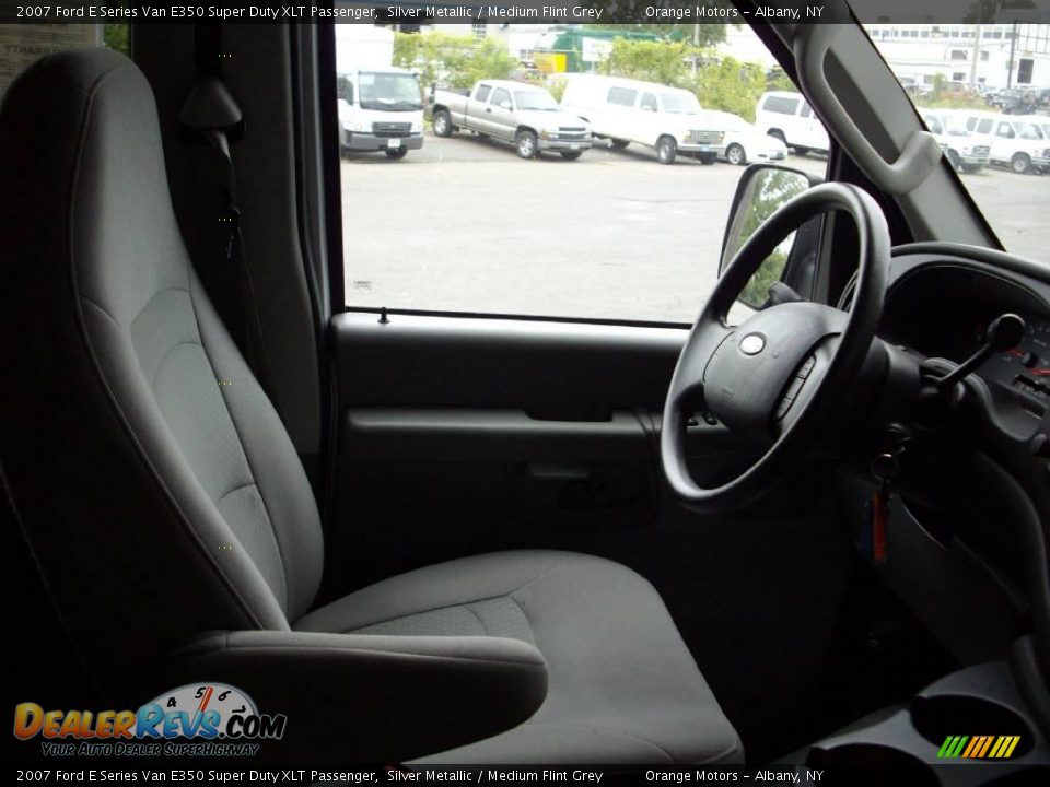 2007 Ford E Series Van E350 Super Duty XLT Passenger Silver Metallic / Medium Flint Grey Photo #11