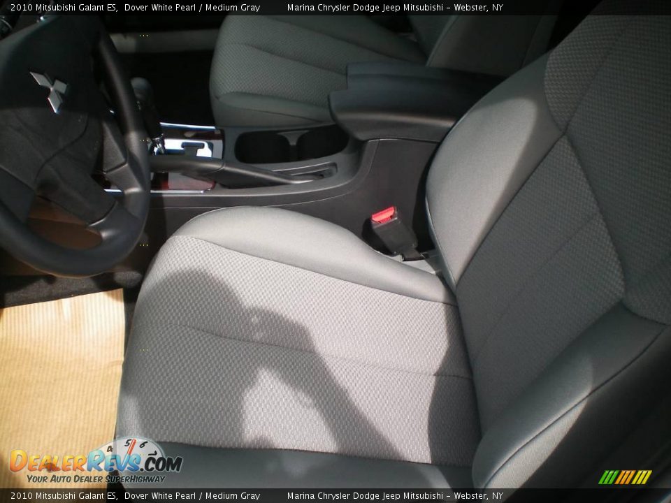 2010 Mitsubishi Galant ES Dover White Pearl / Medium Gray Photo #2