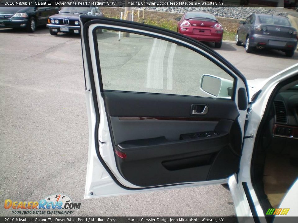 2010 Mitsubishi Galant ES Dover White Pearl / Medium Gray Photo #15