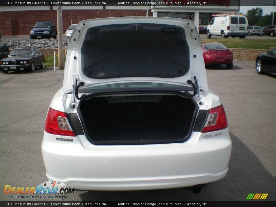 2010 Mitsubishi Galant ES Dover White Pearl / Medium Gray Photo #17