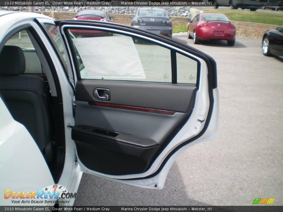 2010 Mitsubishi Galant ES Dover White Pearl / Medium Gray Photo #19