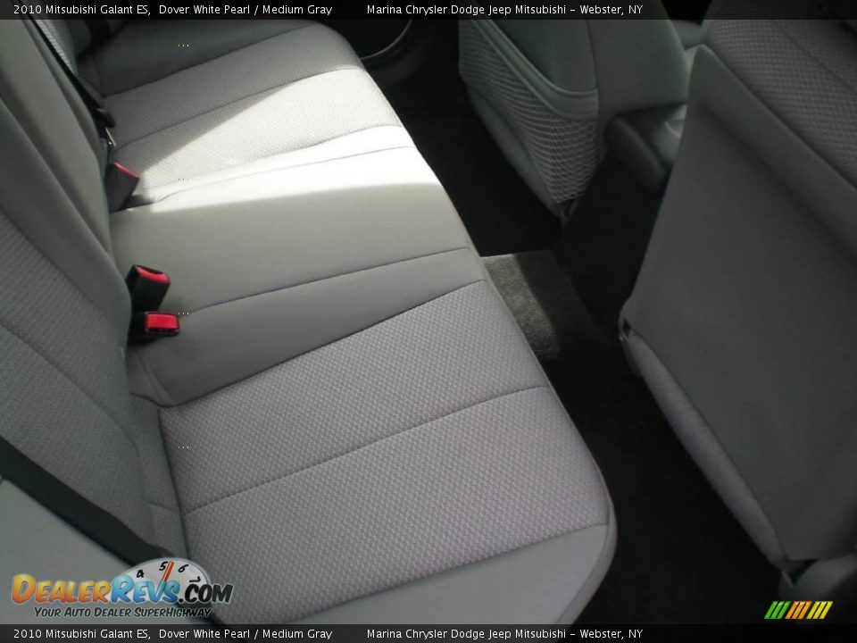 2010 Mitsubishi Galant ES Dover White Pearl / Medium Gray Photo #20
