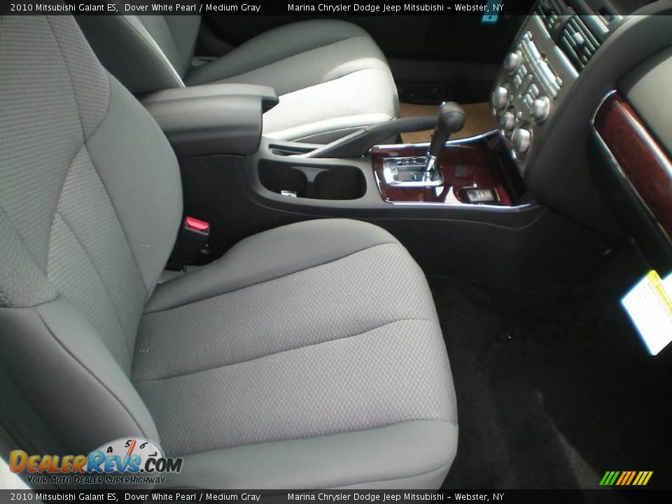2010 Mitsubishi Galant ES Dover White Pearl / Medium Gray Photo #22