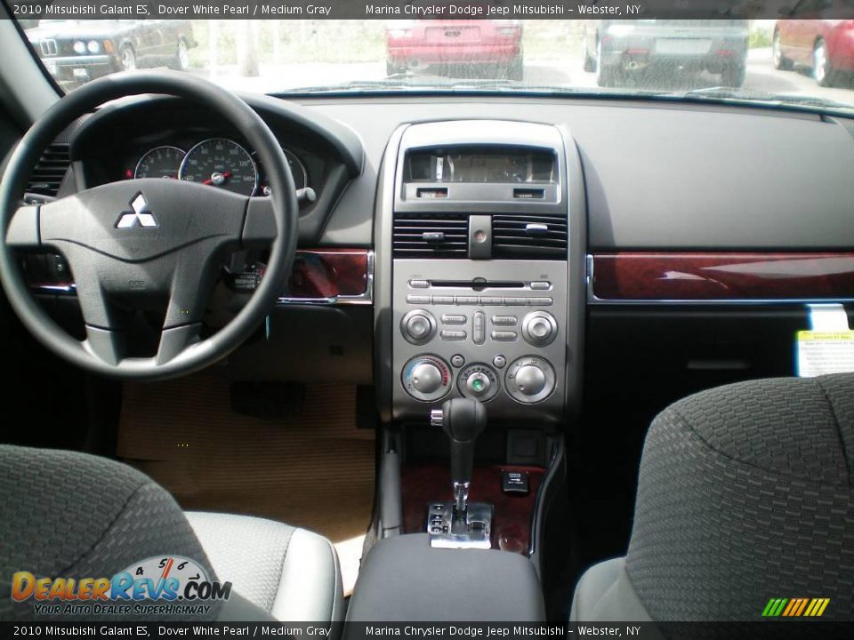 2010 Mitsubishi Galant ES Dover White Pearl / Medium Gray Photo #24