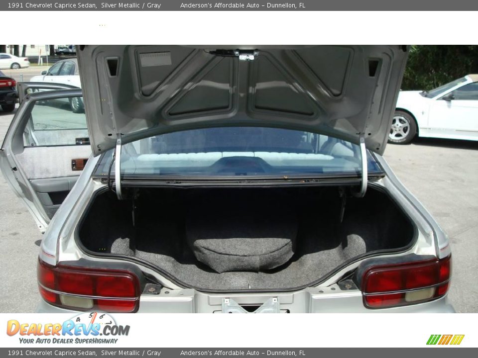 1991 Chevrolet Caprice Sedan Silver Metallic / Gray Photo #15