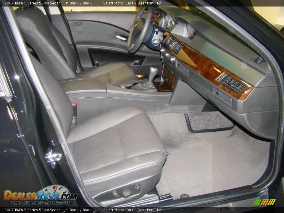 2007 BMW 5 Series 530xi Sedan Jet Black / Black Photo #11