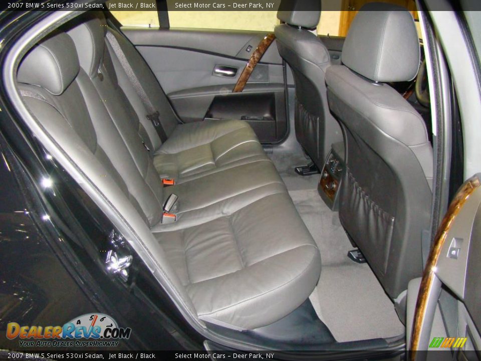 2007 BMW 5 Series 530xi Sedan Jet Black / Black Photo #12