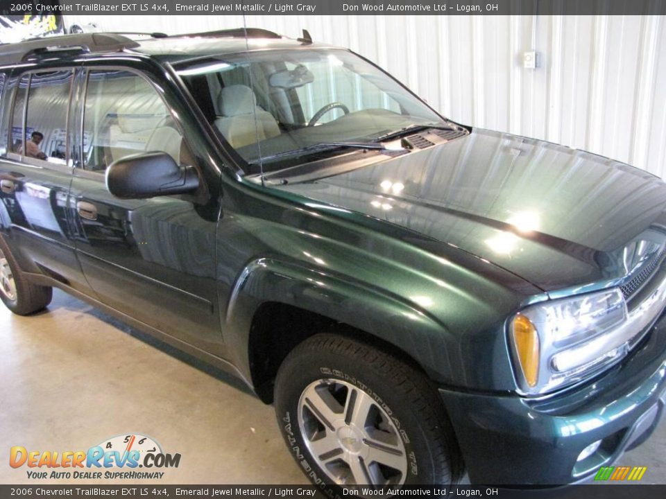 2006 Chevrolet TrailBlazer EXT LS 4x4 Emerald Jewel Metallic / Light Gray Photo #1