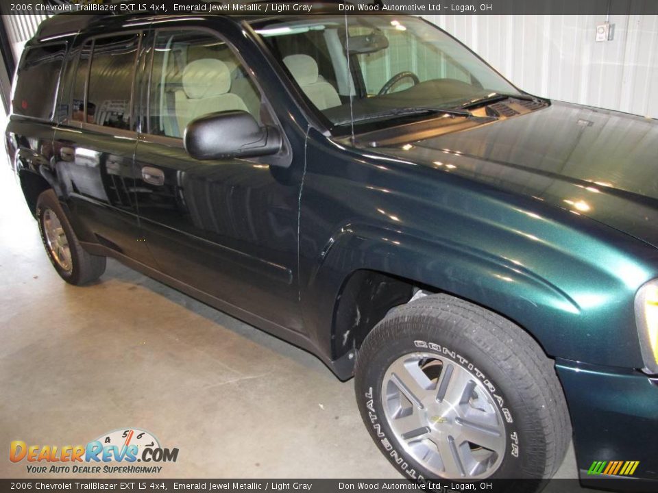 2006 Chevrolet TrailBlazer EXT LS 4x4 Emerald Jewel Metallic / Light Gray Photo #7