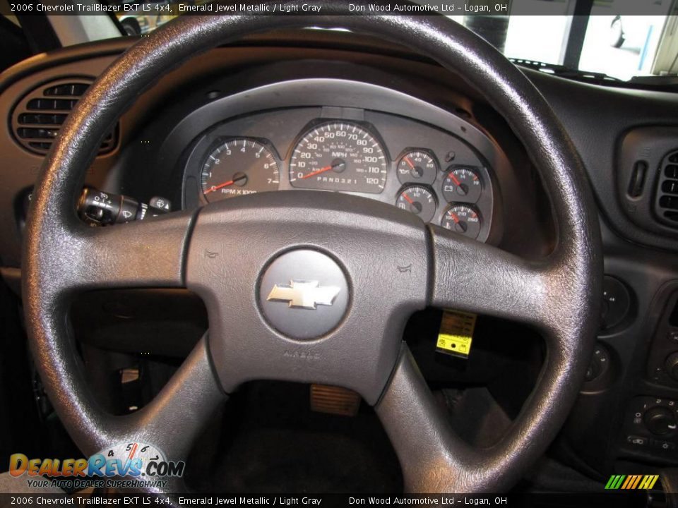 2006 Chevrolet TrailBlazer EXT LS 4x4 Emerald Jewel Metallic / Light Gray Photo #10