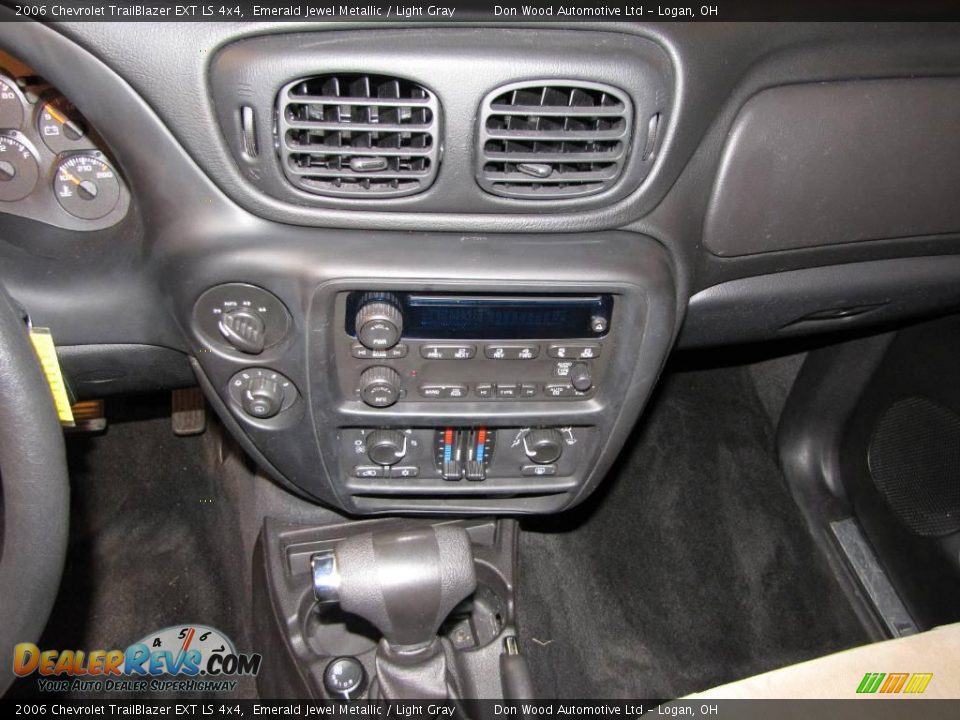 2006 Chevrolet TrailBlazer EXT LS 4x4 Emerald Jewel Metallic / Light Gray Photo #12