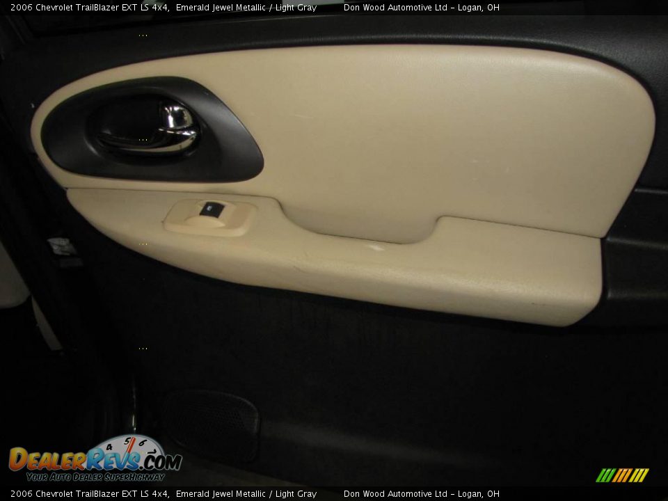 2006 Chevrolet TrailBlazer EXT LS 4x4 Emerald Jewel Metallic / Light Gray Photo #22