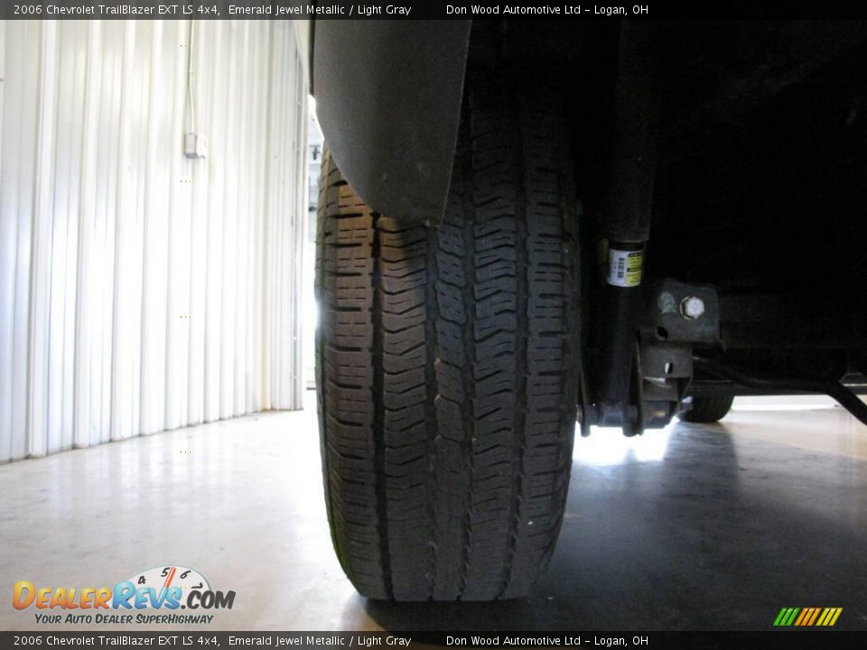 2006 Chevrolet TrailBlazer EXT LS 4x4 Emerald Jewel Metallic / Light Gray Photo #24