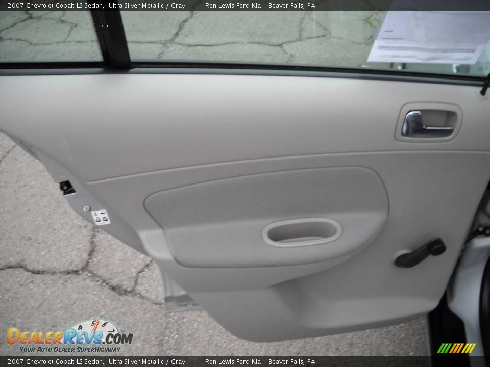 2007 Chevrolet Cobalt LS Sedan Ultra Silver Metallic / Gray Photo #10