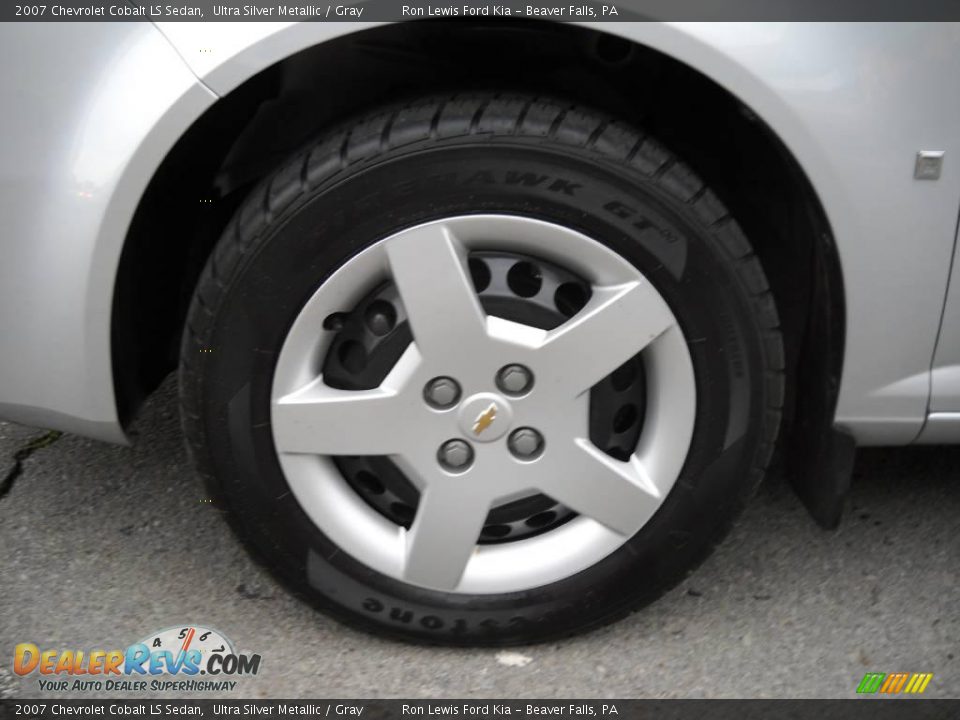 2007 Chevrolet Cobalt LS Sedan Ultra Silver Metallic / Gray Photo #17