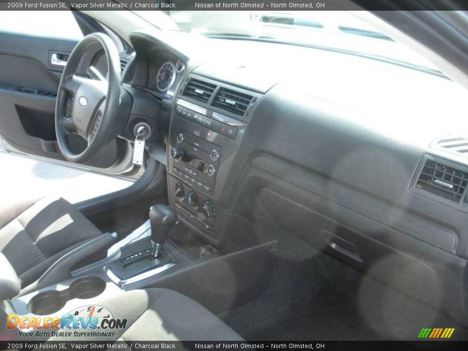 2009 Ford Fusion SE Vapor Silver Metallic / Charcoal Black Photo #16