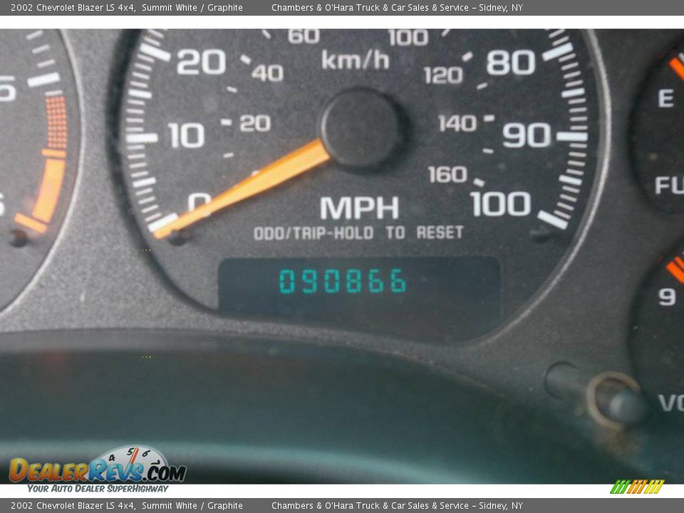 2002 Chevrolet Blazer LS 4x4 Summit White / Graphite Photo #4