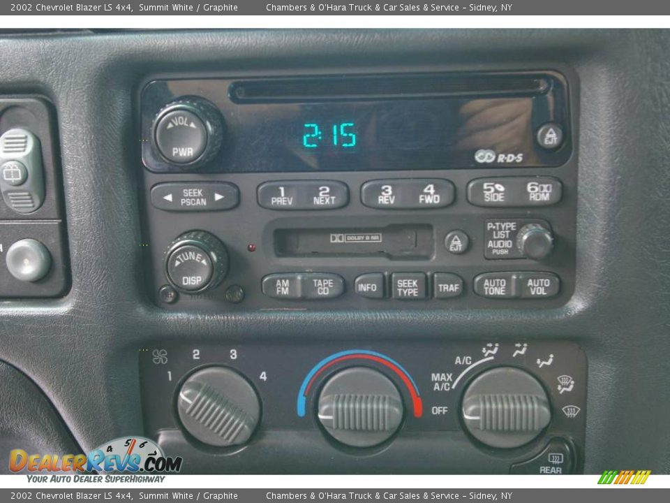 2002 Chevrolet Blazer LS 4x4 Summit White / Graphite Photo #5