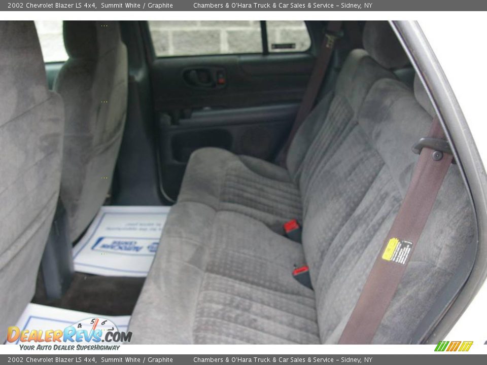 2002 Chevrolet Blazer LS 4x4 Summit White / Graphite Photo #8