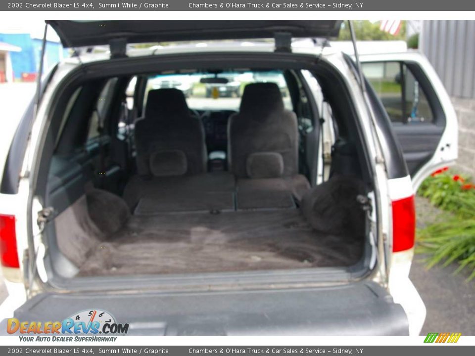 2002 Chevrolet Blazer LS 4x4 Summit White / Graphite Photo #9