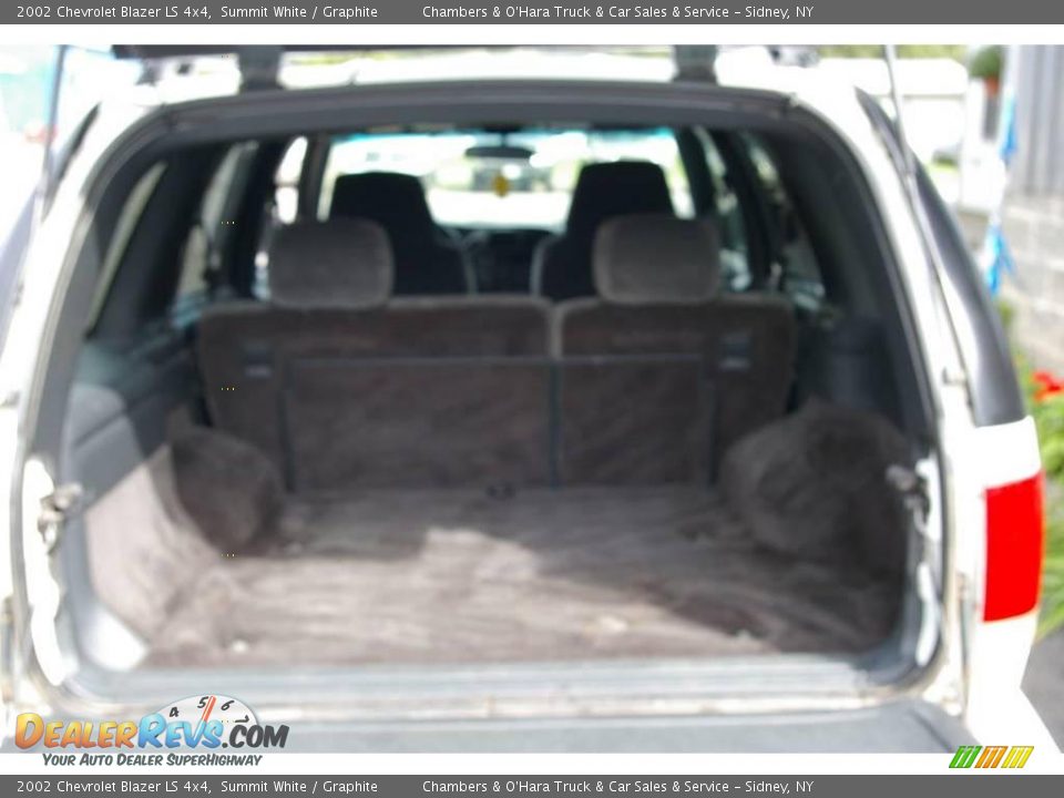 2002 Chevrolet Blazer LS 4x4 Summit White / Graphite Photo #10