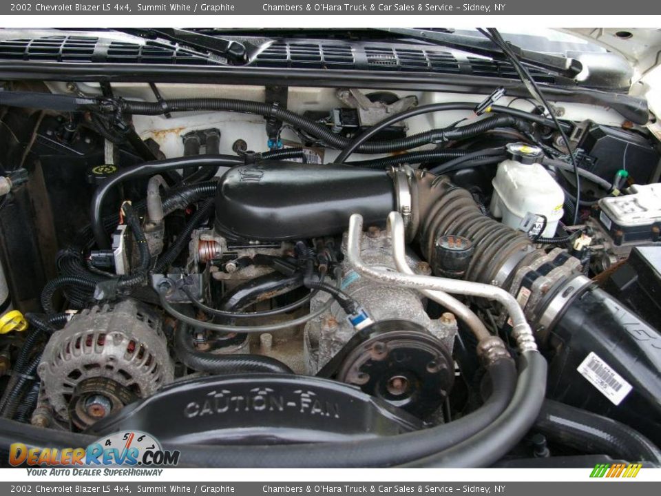 2002 Chevrolet Blazer LS 4x4 Summit White / Graphite Photo #13
