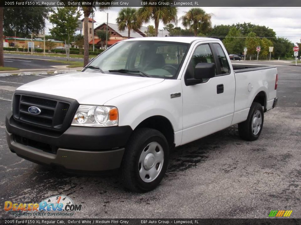 2005 Ford F150 XL Regular Cab Oxford White / Medium Flint Grey Photo #1