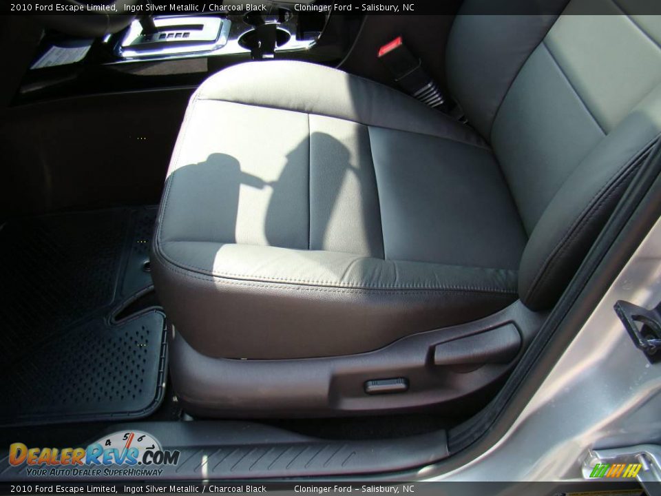 2010 Ford Escape Limited Ingot Silver Metallic / Charcoal Black Photo #17