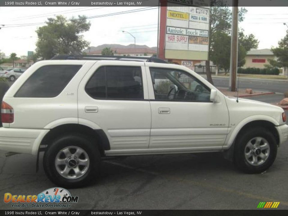 1998 Isuzu Rodeo LS Cream White / Gray Photo #10