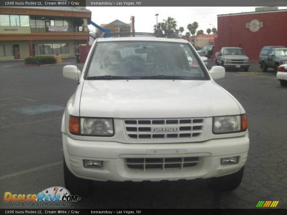 1998 Isuzu Rodeo LS Cream White / Gray Photo #12