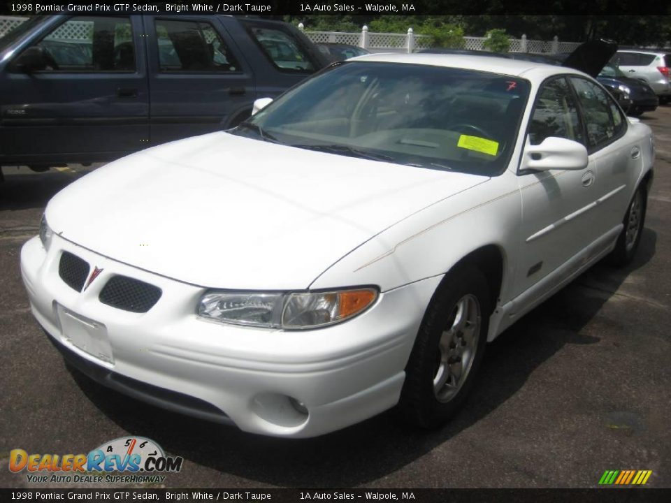 1998 Pontiac Grand Prix GTP Sedan Bright White / Dark Taupe Photo #1