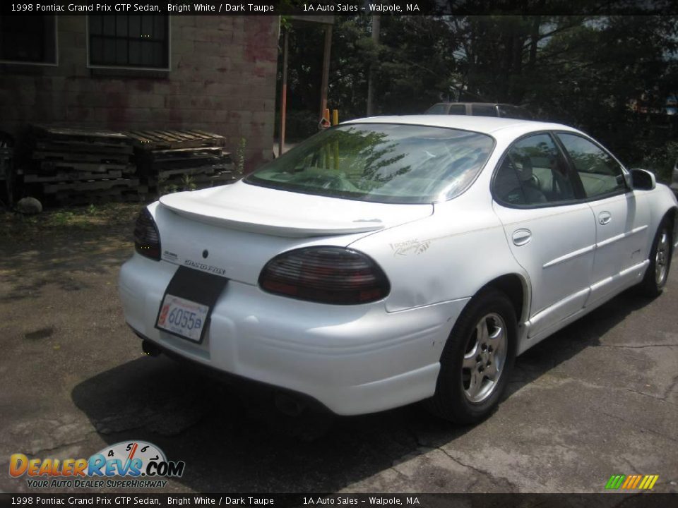1998 Pontiac Grand Prix GTP Sedan Bright White / Dark Taupe Photo #2