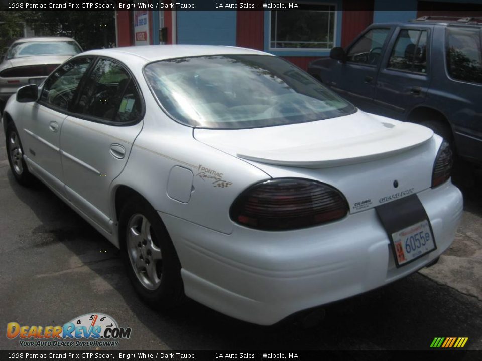 1998 Pontiac Grand Prix GTP Sedan Bright White / Dark Taupe Photo #11