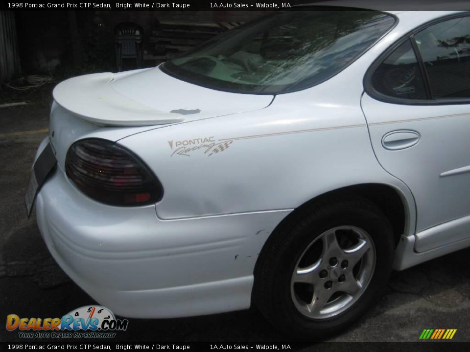 1998 Pontiac Grand Prix GTP Sedan Bright White / Dark Taupe Photo #14
