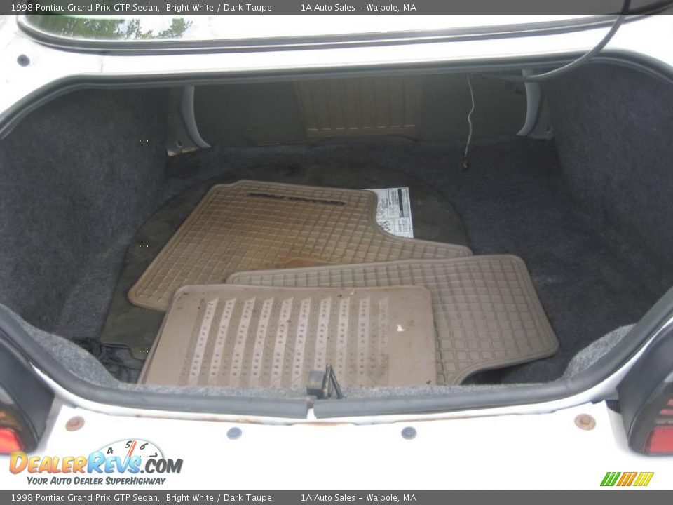 1998 Pontiac Grand Prix GTP Sedan Bright White / Dark Taupe Photo #20