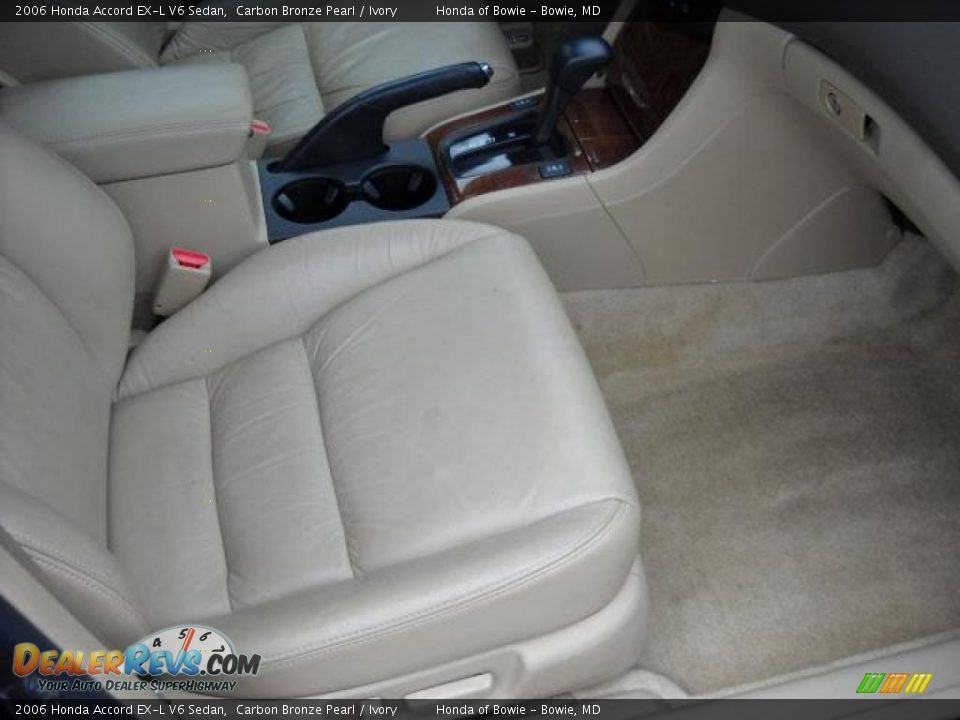 2006 Honda Accord EX-L V6 Sedan Carbon Bronze Pearl / Ivory Photo #17