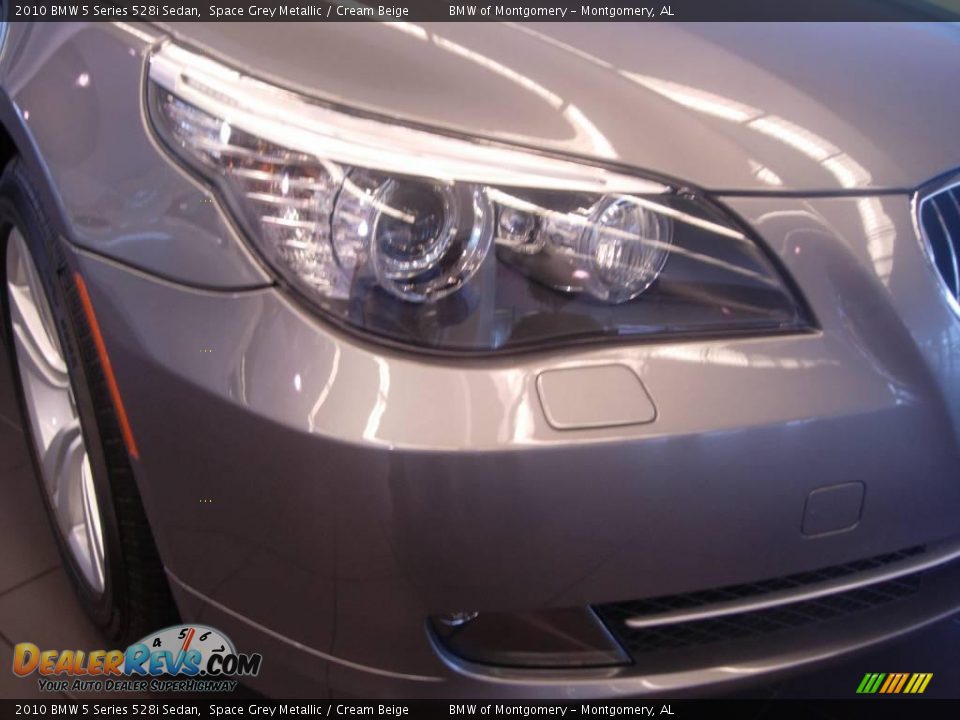 2010 BMW 5 Series 528i Sedan Space Grey Metallic / Cream Beige Photo #3