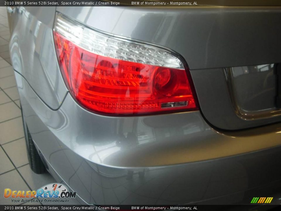 2010 BMW 5 Series 528i Sedan Space Grey Metallic / Cream Beige Photo #5