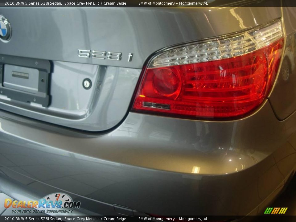 2010 BMW 5 Series 528i Sedan Space Grey Metallic / Cream Beige Photo #6