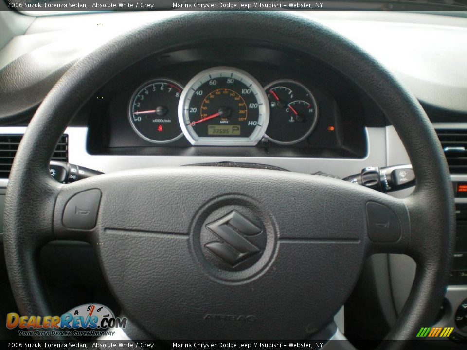 2006 Suzuki Forenza Sedan Absolute White / Grey Photo #5