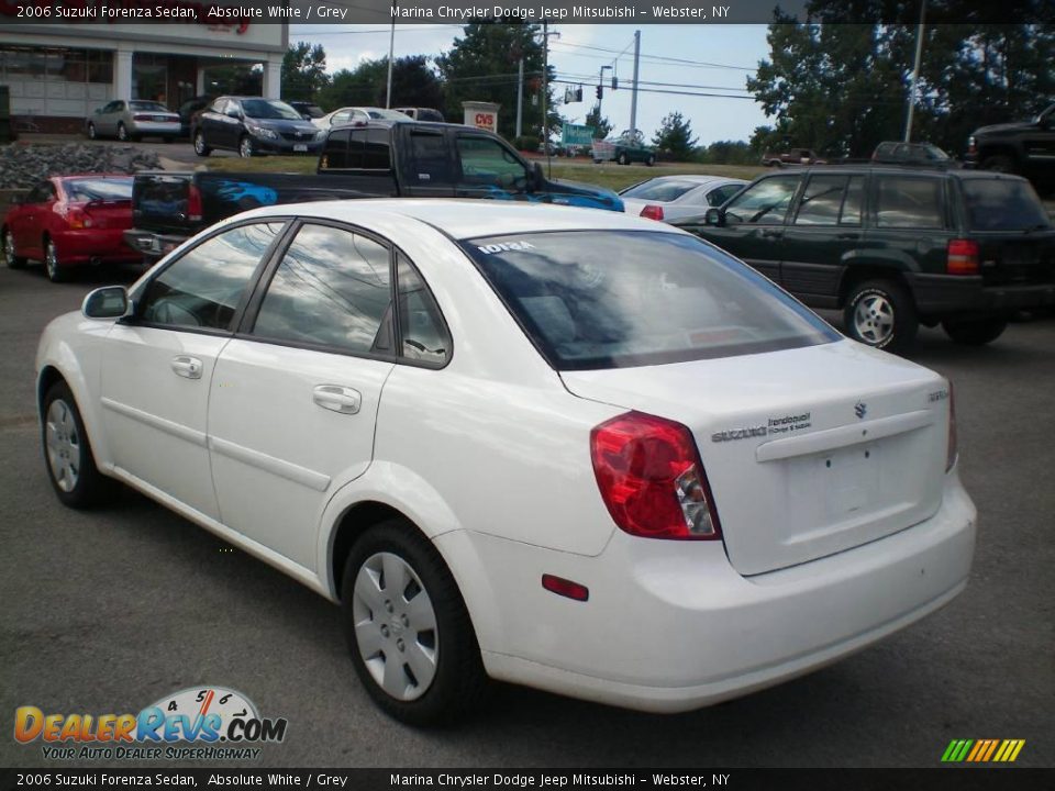2006 Suzuki Forenza Sedan Absolute White / Grey Photo #7