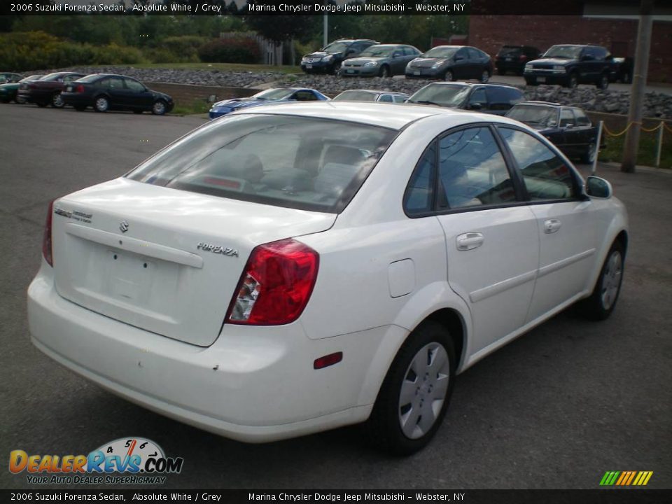 2006 Suzuki Forenza Sedan Absolute White / Grey Photo #9