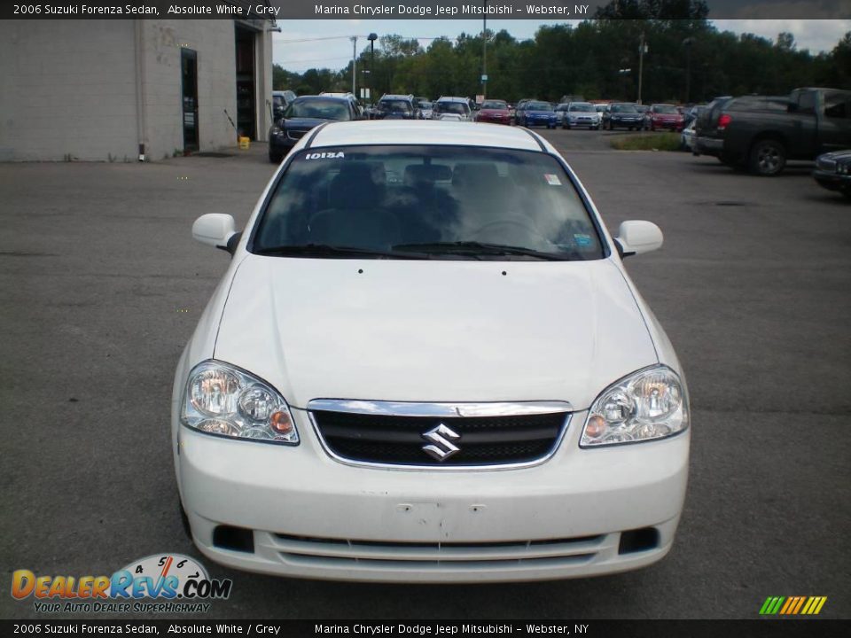 2006 Suzuki Forenza Sedan Absolute White / Grey Photo #12