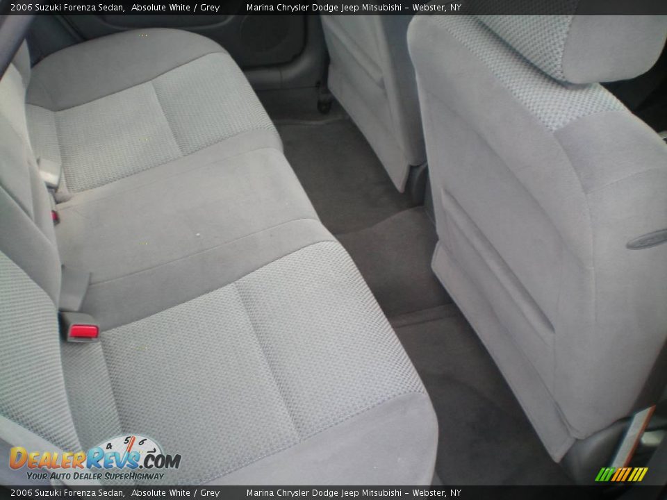 2006 Suzuki Forenza Sedan Absolute White / Grey Photo #18