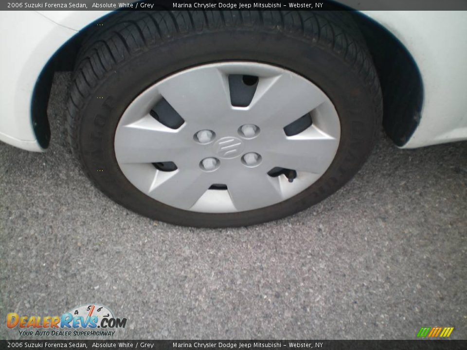 2006 Suzuki Forenza Sedan Absolute White / Grey Photo #20